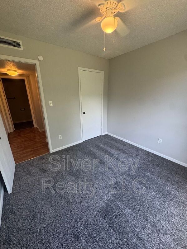 Building Photo - 311 Sunset Dr