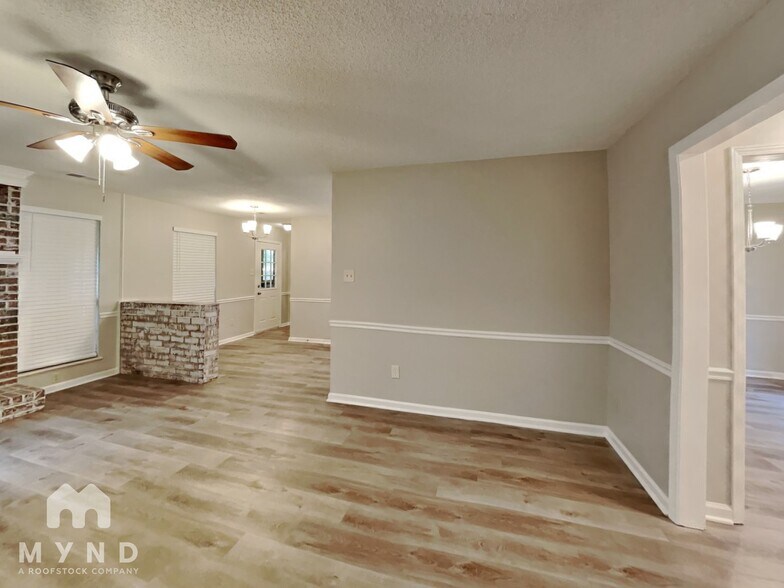 Building Photo - 3752 Schanna Dr