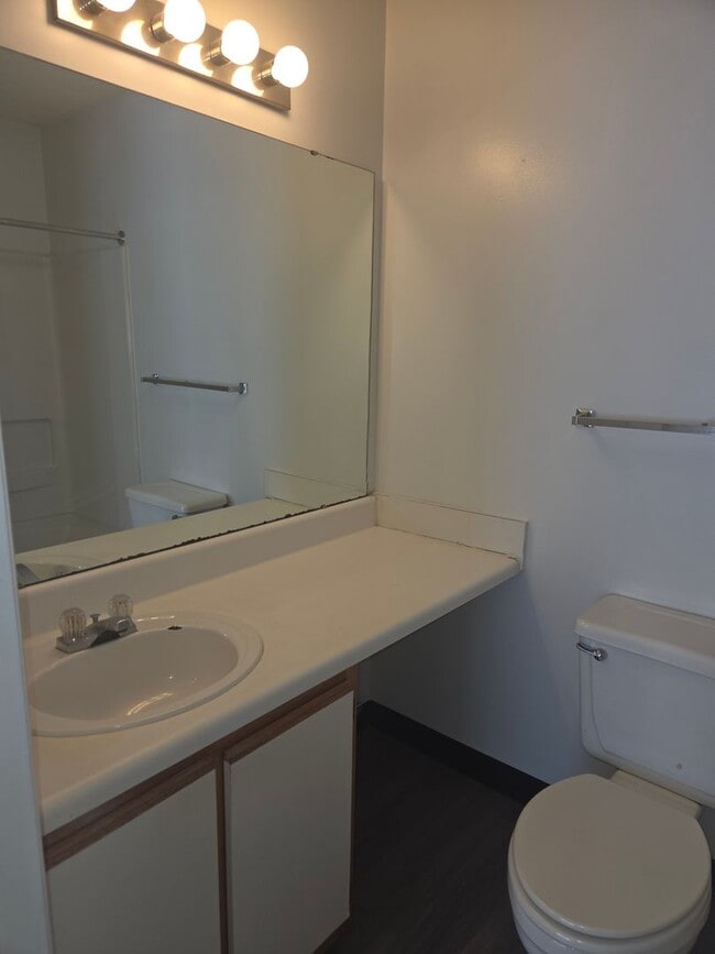 Building Photo - 1440 Collegiate Cir