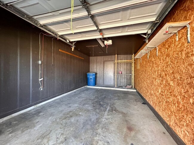 Building Photo - 12005 Charing Cross Rd