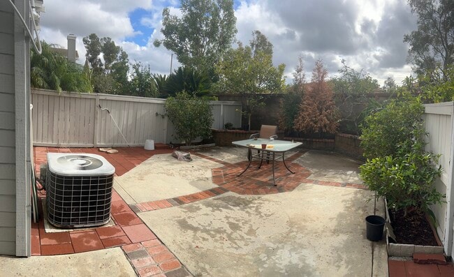 Building Photo - 2266 Aspen St