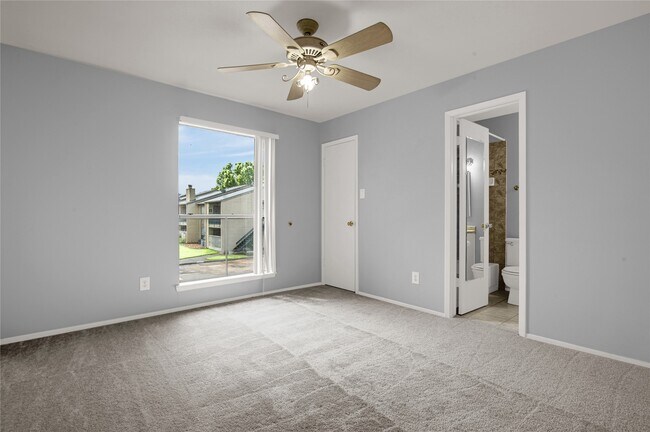 Building Photo - 3300 Pebblebrook Dr