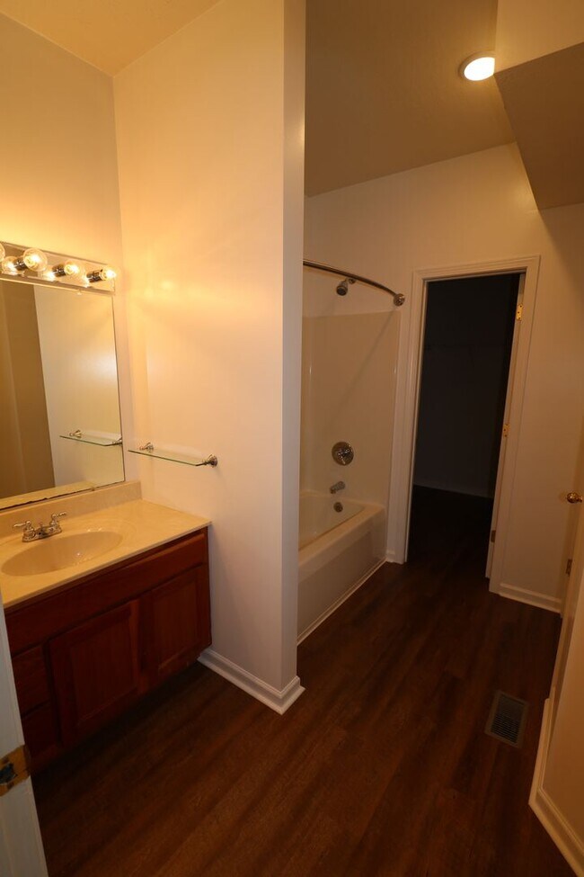 Building Photo - First month's RENT FREE!  3 Bedroom 3 Bath House Next to Campus
