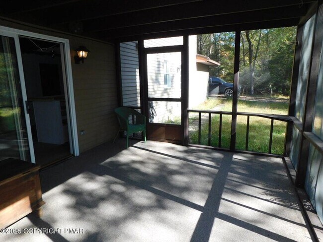 Building Photo - 3-bedroom, 2-bath home featuring an open f...