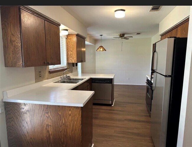 Building Photo - 5504 Chadwyck Dr