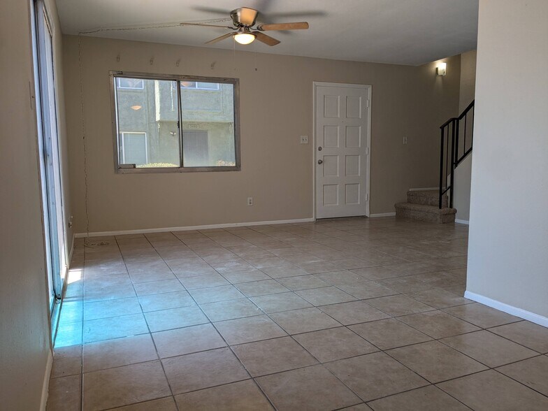Building Photo - 5436 W Sheena Dr