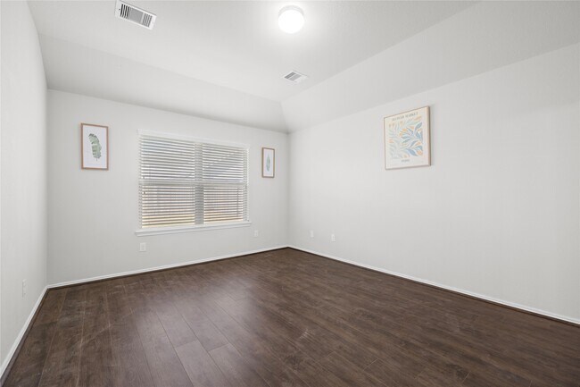 Building Photo - 5423 Dovetail Arbor Trace