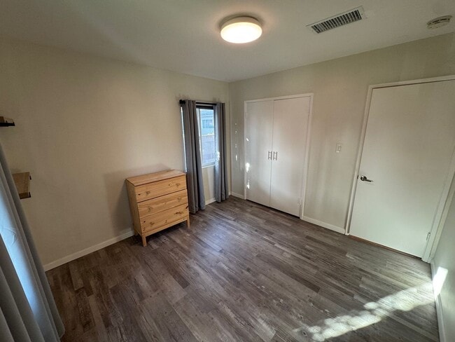 Building Photo - **COMING SOON**  CHARMING LAKEWOOD HOME!