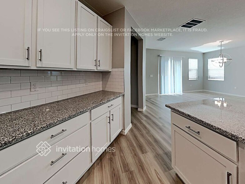 Building Photo - 613 Valri Park Dr