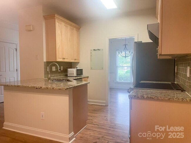 Building Photo - 14843 Middlesborough Dr