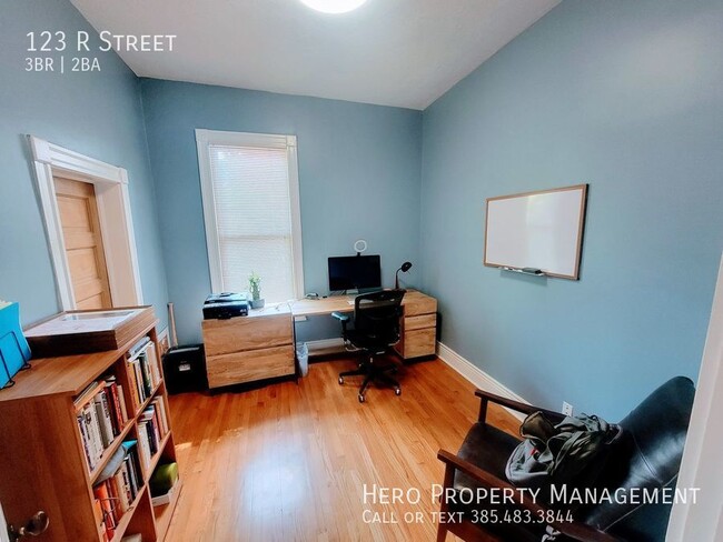 Building Photo - Extremely Desirable Stunning Avenues Home!!!