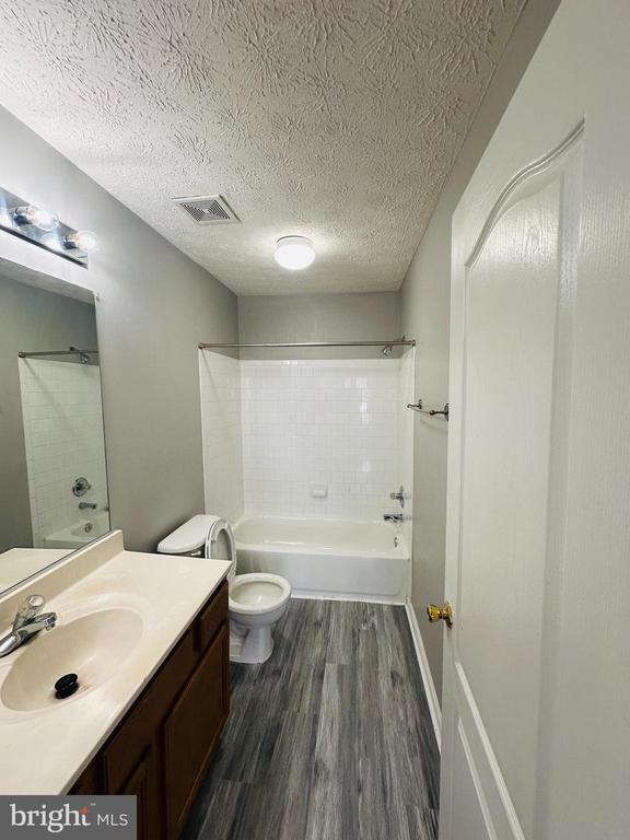 Building Photo - 3231 Halcyon Ct