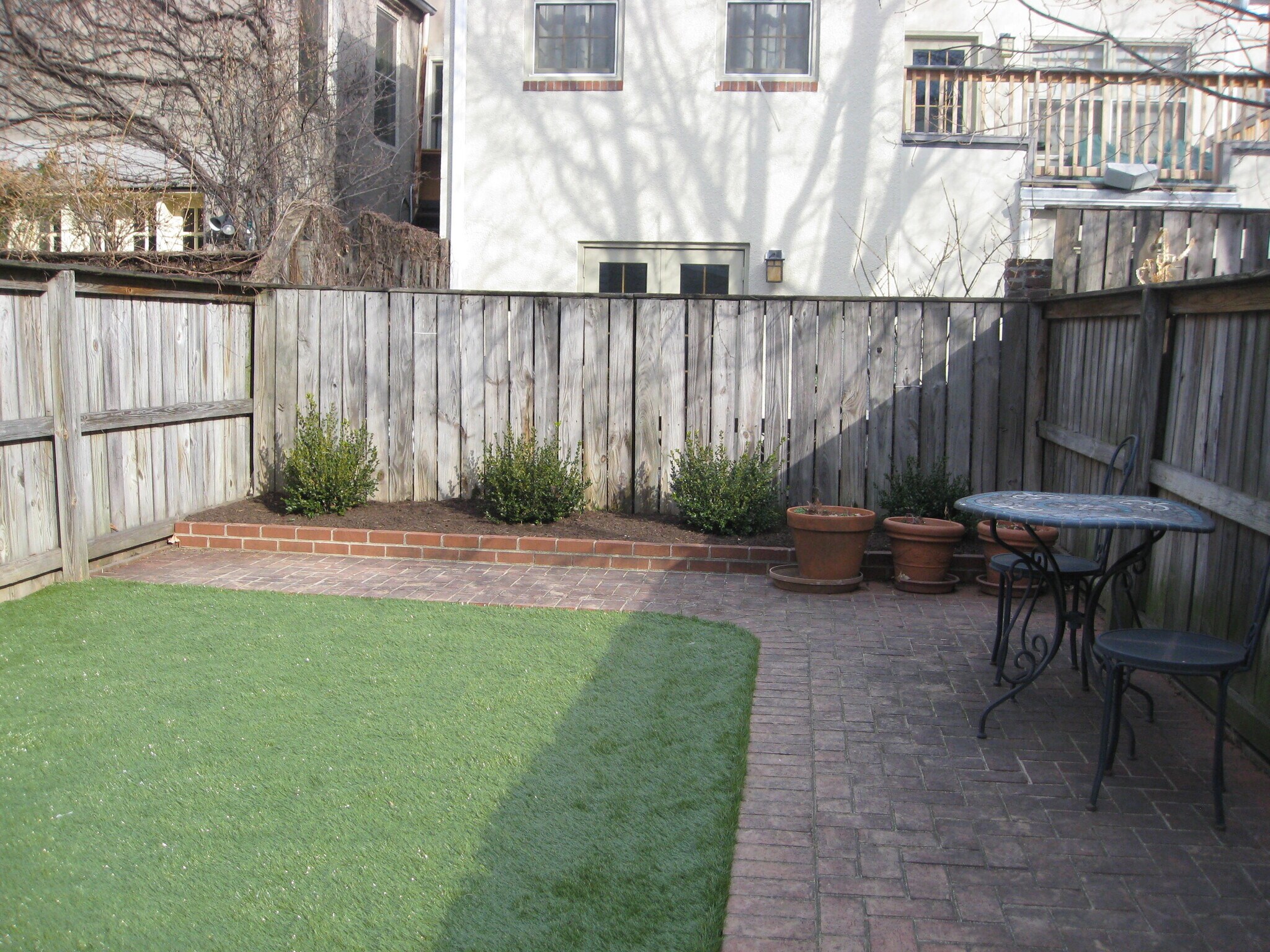 courtyard - 715 S Bond St