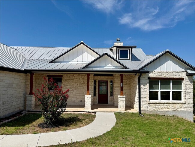 Building Photo - 427 Primrose Path