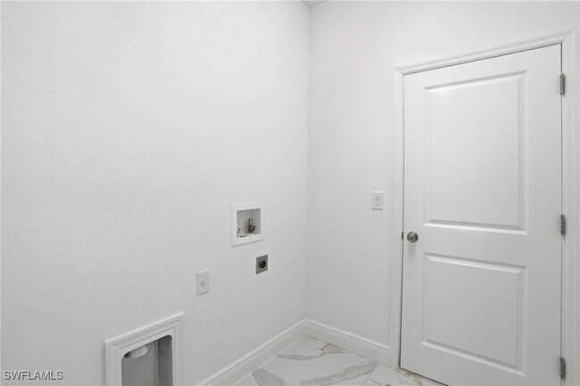 Building Photo - 406 Genoa Ave S