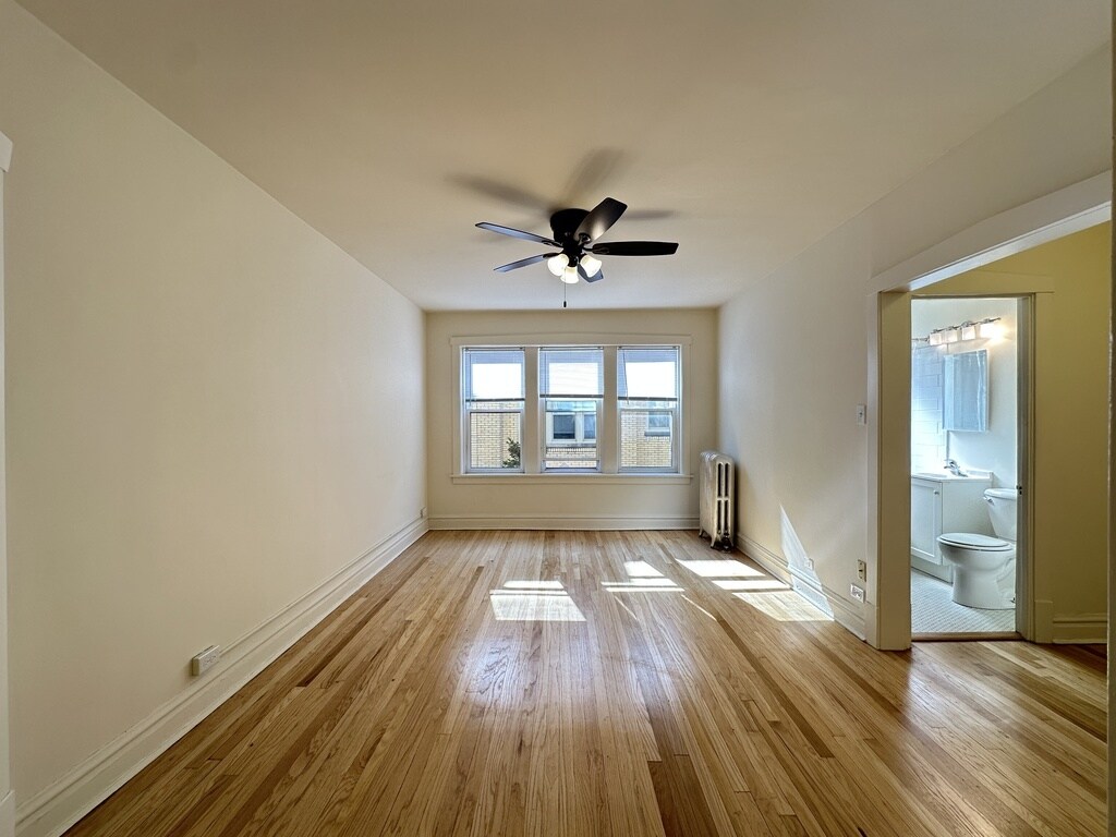 Building Photo - 4311 N Francisco Ave