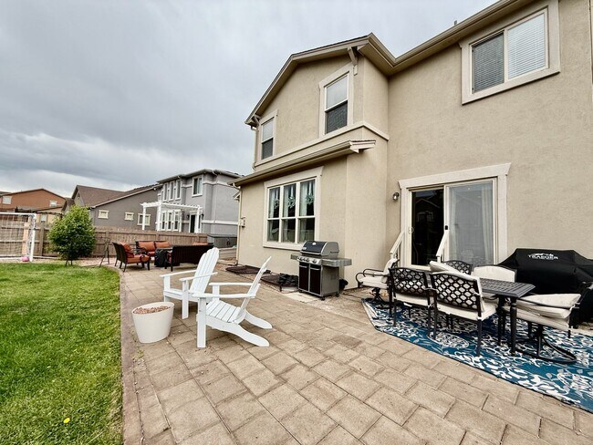 Building Photo - Spacious & Stylish 5-Bedroom Home in Wolf ...