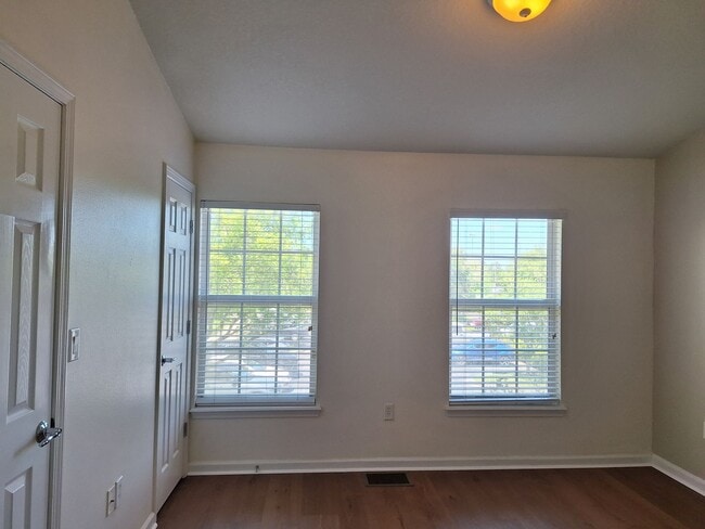 Building Photo - 8106 Summer Cove Ct