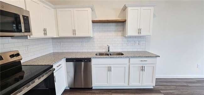 Building Photo - 202 Gillis Wy
