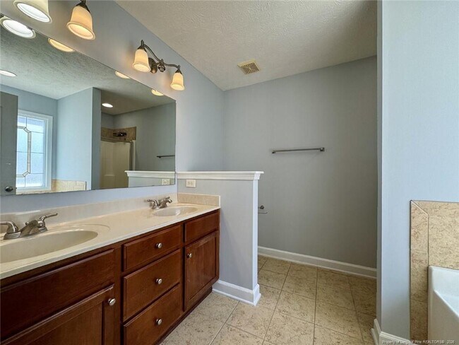 Building Photo - 231 Brightwood Dr
