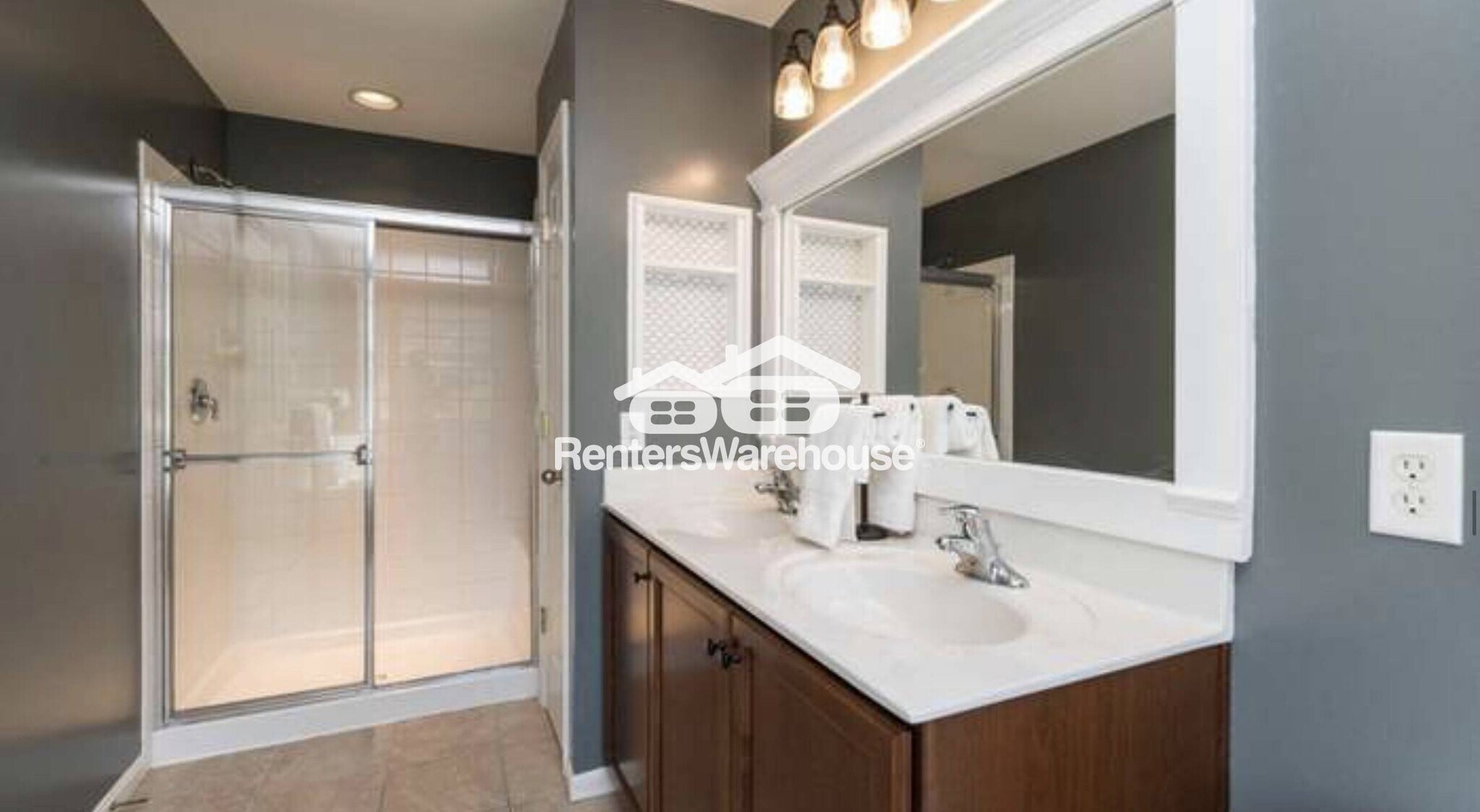 Building Photo - 1910 Reading Ct