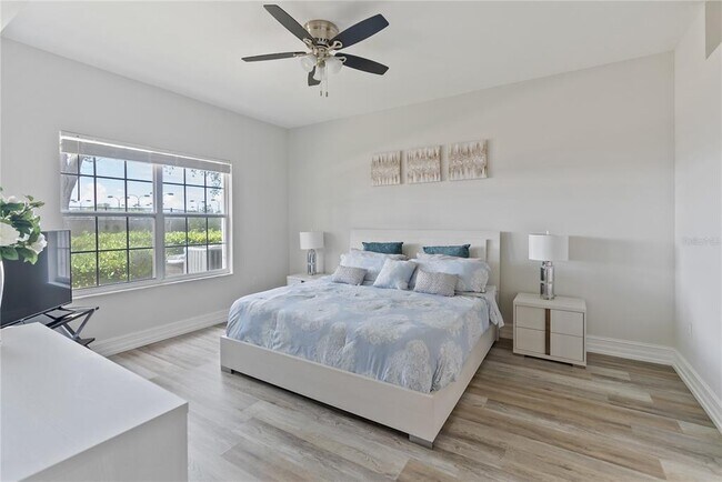 Building Photo - 3702 54th Dr W