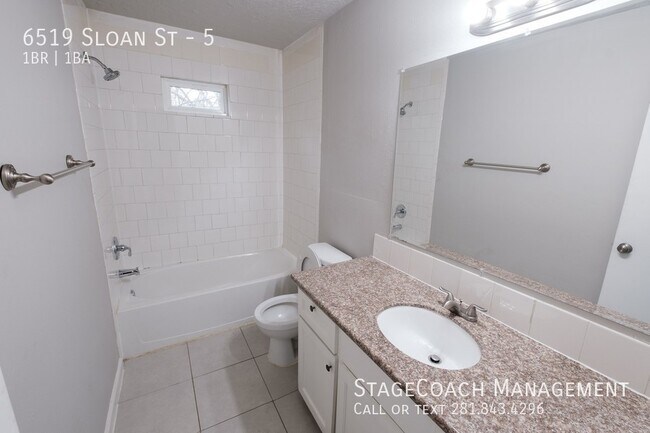 Building Photo - Beautiful 1/1 just minutes from downtown, ...