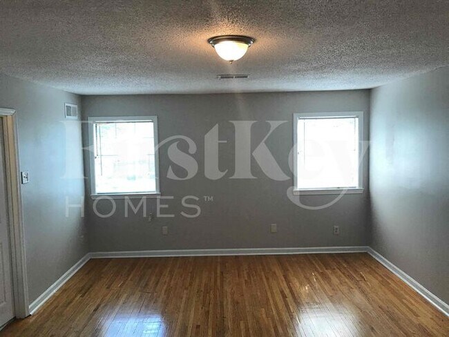 Building Photo - 2097 Meadowview Lane