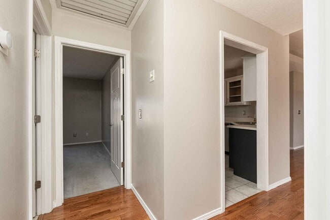 Building Photo - Updated 3-Bed, 2-Bath All-Brick Home for R...
