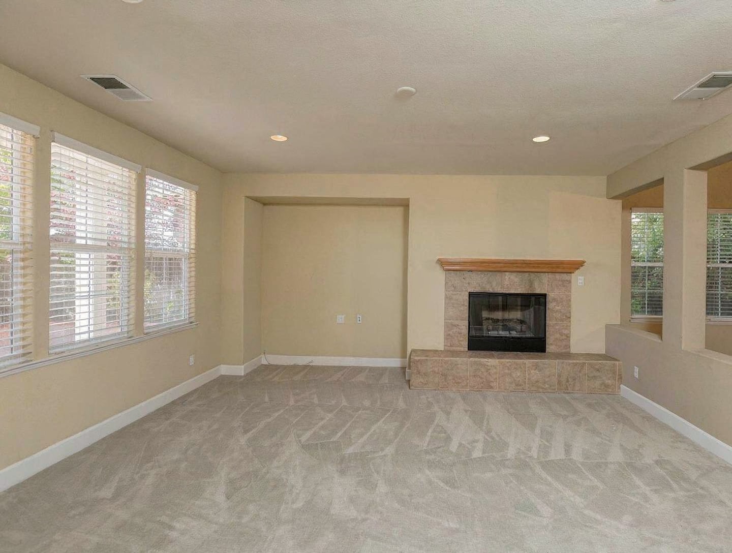 Building Photo - 2168 Mornington Ln