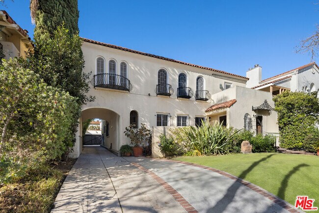 Building Photo - 143 S Mansfield Ave