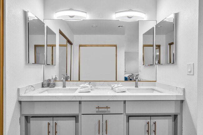 Building Photo - 57495 Buena Suerte Rd