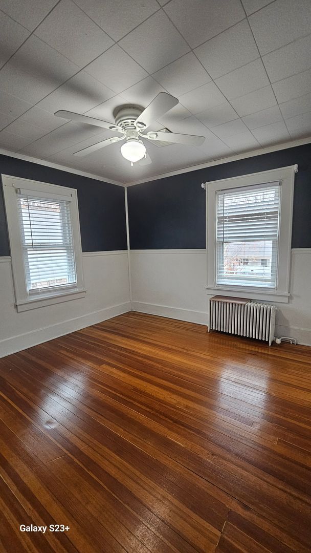 Building Photo - Beautifully updated 3 Bedroom