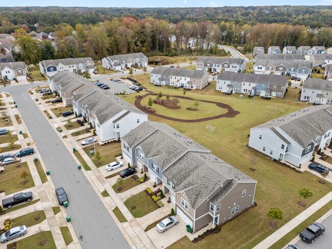 Building Photo - 929 Clearhaven Ln