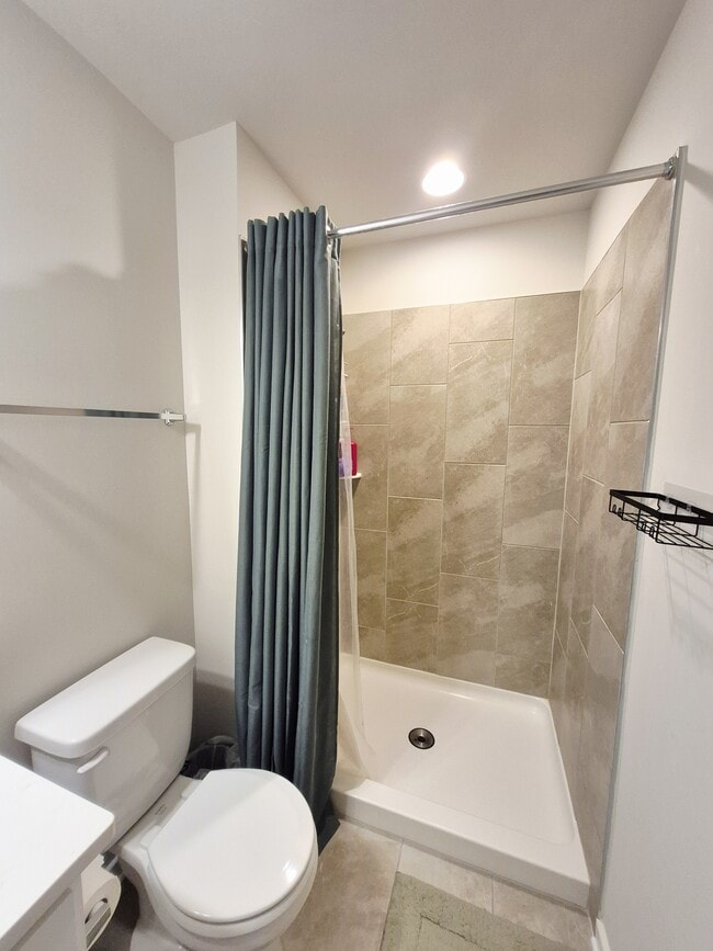 Building Photo - 4012 Pk Trl Dr