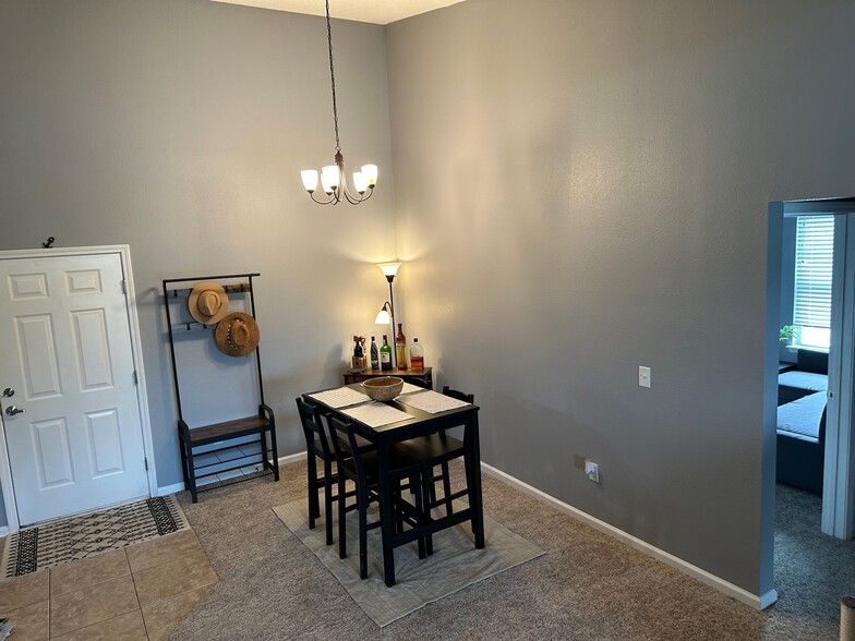 Building Photo - 4908 Key Lime Dr