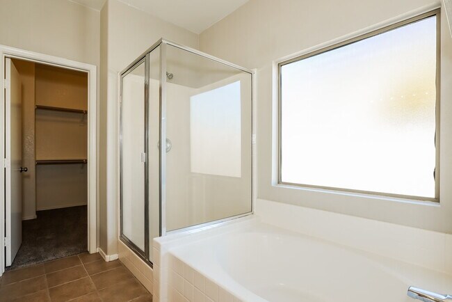 Building Photo - 13426 W Crocus Dr