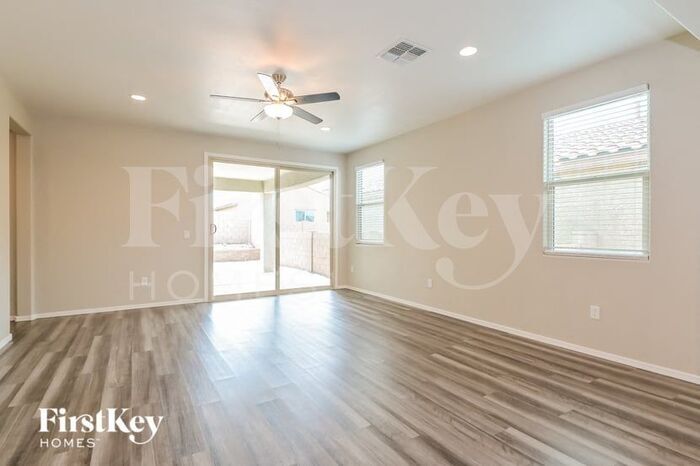 Building Photo - 14216 E Axle Dr