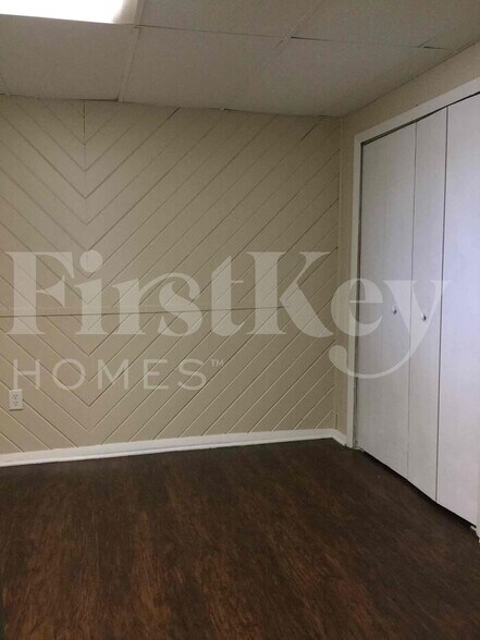 Building Photo - 8634 Lighthorse Dr