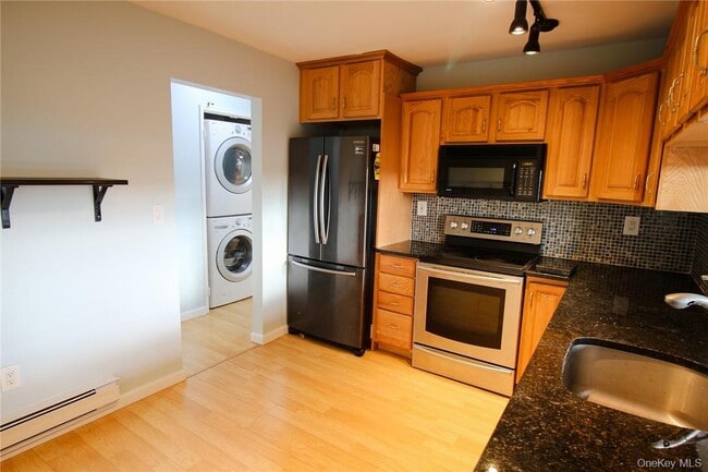 Building Photo - 564 Sierra Vista Ln