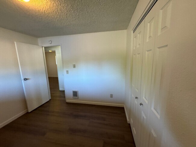 Building Photo - 3 Bedroom House in Waldport!