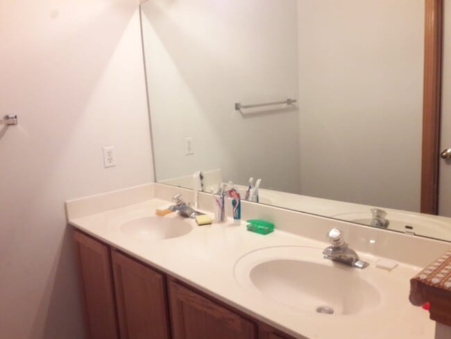 Building Photo - 2187 Cool Stream Cir