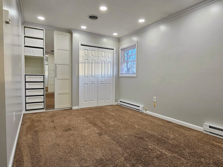 Building Photo - 55 Buchland Rd