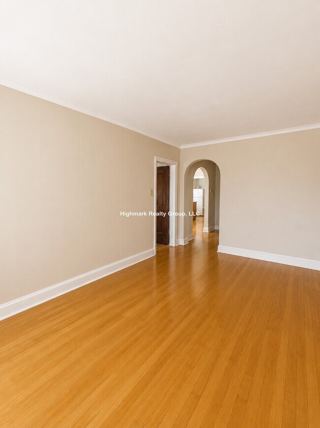 Building Photo - 2815 W Berteau Ave