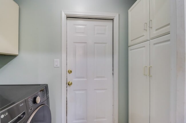 Building Photo - 9524 Pointe Aux Chenes Rd