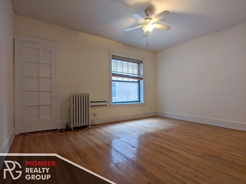 Building Photo - 2884 N Clark St