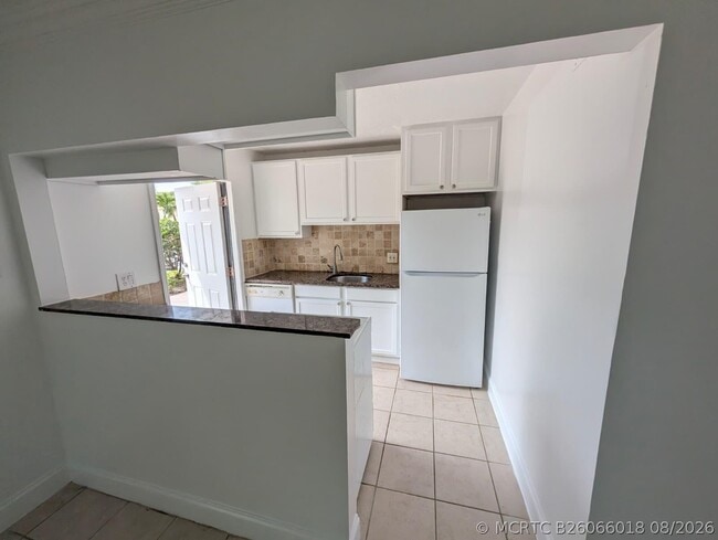 Building Photo - 817 Lighthouse Dr