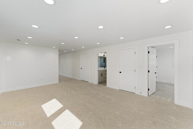 Building Photo - 5866 N Fork Rd