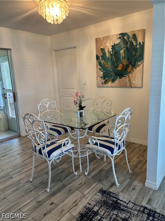 Building Photo - 879 Lake McGregor Dr