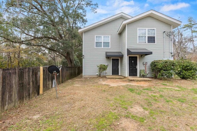 Building Photo - 735 Putnam Dr